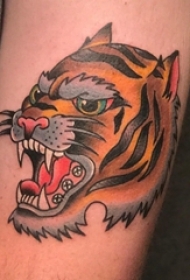 男生手臂上彩绘水彩素描霸气精致老虎纹身图片