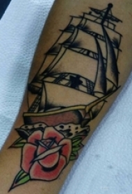女生手臂上彩绘水彩素描创意霸气帆船纹身图片