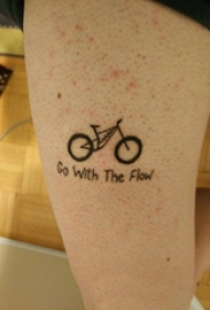 女生大腿上黑色几何简单线条英文和自行车纹身图片