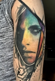 女生手臂上彩绘水彩素描创意女生人物纹身图片
