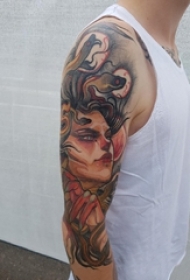 男生手臂上彩绘水彩素描创意霸气女生人物花臂纹身图片