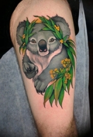 男生大腿上彩绘水彩素描可爱树懒动物纹身图片