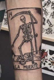 男生手臂上黑灰素描点刺技巧创意骷髅有趣纹身图片
