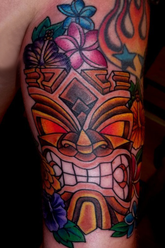 点击大图看下一张：男生手臂上彩绘水彩素描创意恐怖鬼怪纹身图片