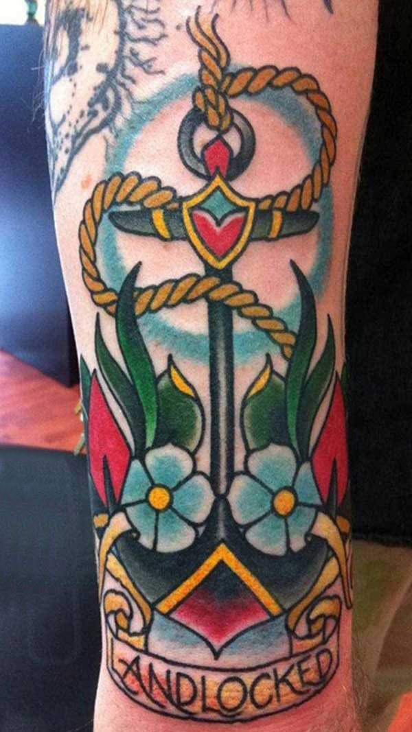 点击大图看下一张：男生手臂上彩绘水彩素描创意文艺花朵船锚纹身图片