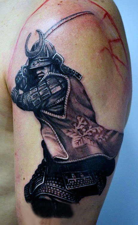 点击大图看下一张：男生手臂上黑色点刺技巧简单线条人物武士纹身图片
