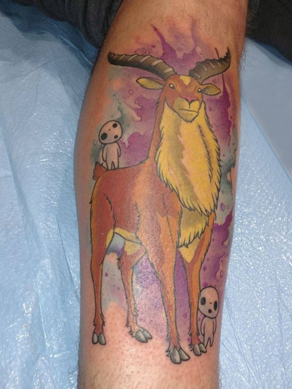点击大图看下一张：男生小腿上彩绘水彩素描创意可爱动物纹身图片