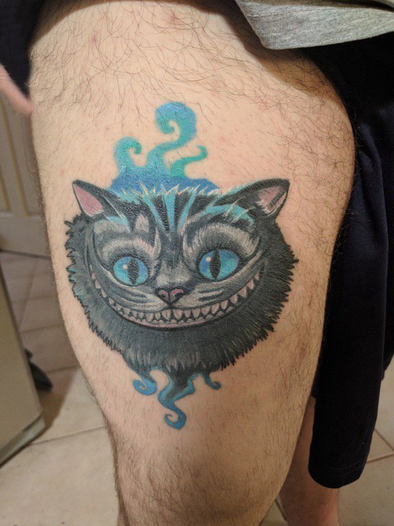 点击大图看下一张：男生大腿上彩绘水彩素描文艺可爱猫咪动物纹身图片