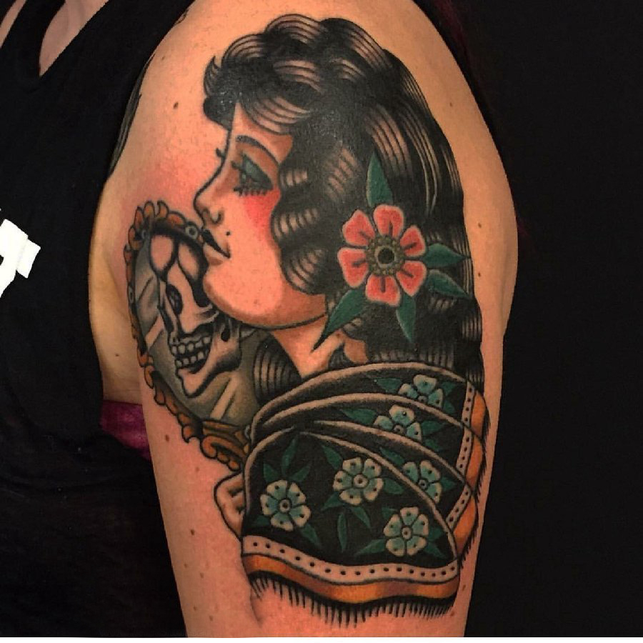 点击大图看下一张：女生手臂上彩绘水彩素描唯美女生人物纹身图片