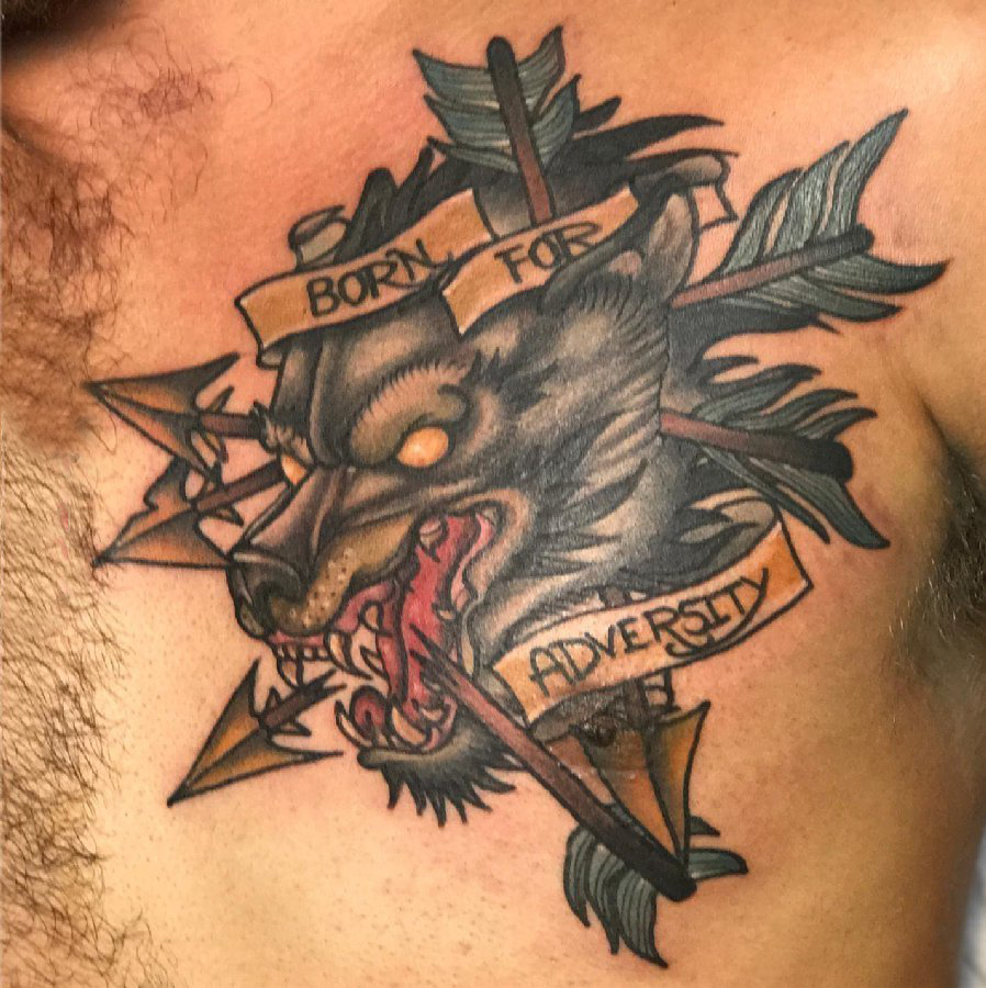点击大图看下一张：狼头纹身男生胸部狼头纹身图片