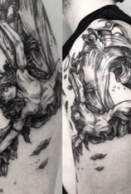 男生手臂上黑灰素描点刺技巧创意古典肖像纹身图片