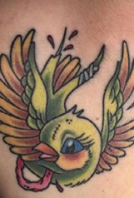 男生胸部彩绘渐变简单线条小动物小鸟纹身图片