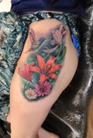 女生大腿上彩绘水彩素描文艺唯美花朵精致纹身图片