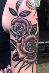 女生手臂上黑灰素描点刺技巧唯美文艺玫瑰纹身图片