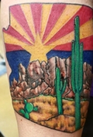 风景纹身男生手臂上沙漠风景纹身图片