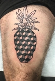 男生大腿上黑灰素描点刺技巧创意菠萝纹身图片