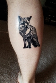 狐狸纹身图片男生小腿上黑色的狐狸纹身图片