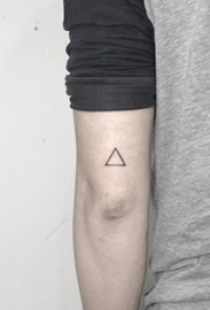 三角形纹身图 女生手臂上三角形纹身图片
