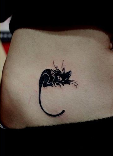 点击大图看下一张：腹部艺术小猫纹身图片