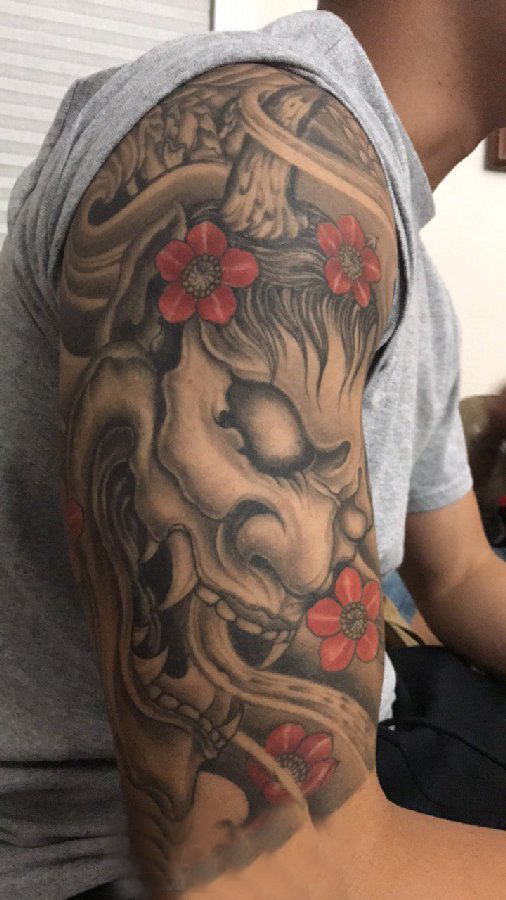 点击大图看下一张：日式班诺纹身 男性手臂上日式班诺纹身龙头纹身半甲图案大全图片