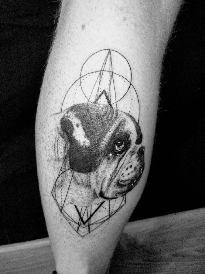 点击大图看下一张：小狗纹身 男生小腿上小狗纹身图片