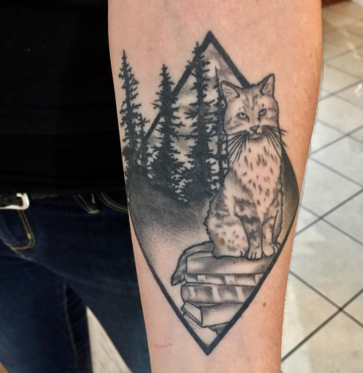点击大图看下一张：小清新猫咪纹身 男生手臂上黑色的猫咪纹身图片