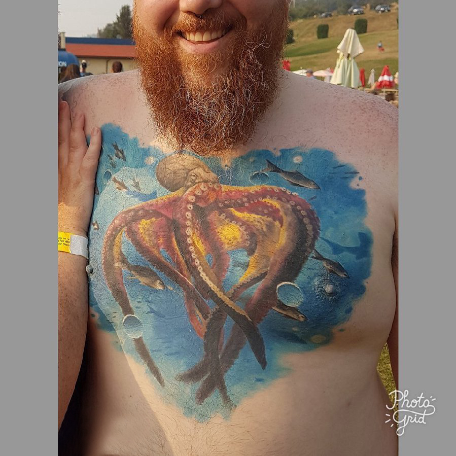 点击大图看下一张：章鱼纹身图案 男生胸口上章鱼纹身图片