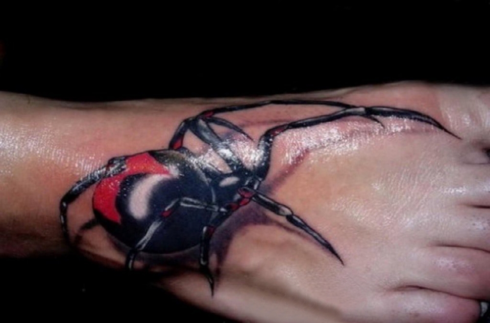 点击大图看下一张：3d蜘蛛纹身图 男生脚背上3d蜘蛛纹身图案