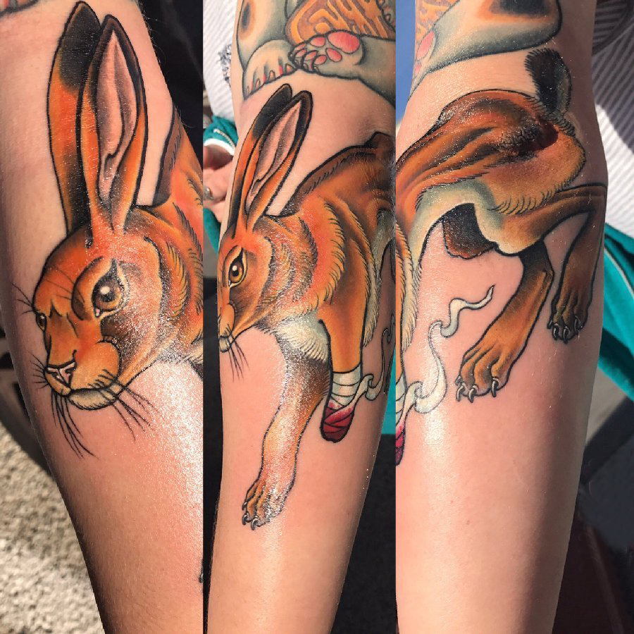 点击大图看下一张：兔子纹身图案 女生手臂上可爱纹身兔子纹身图案