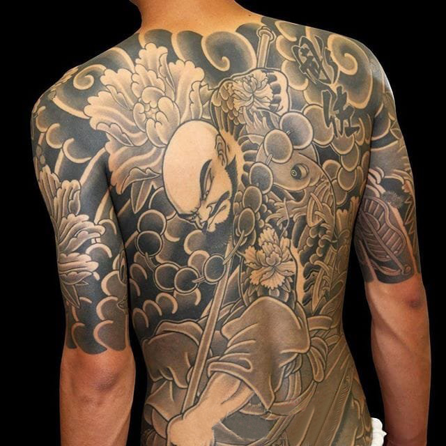 点击大图看下一张：多款线条素描创意经典大面积日本传统图腾纹身图案