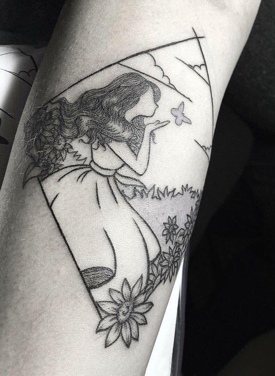 点击大图看下一张：纹身卡通人物 男生手臂上花朵和人物纹身图片
