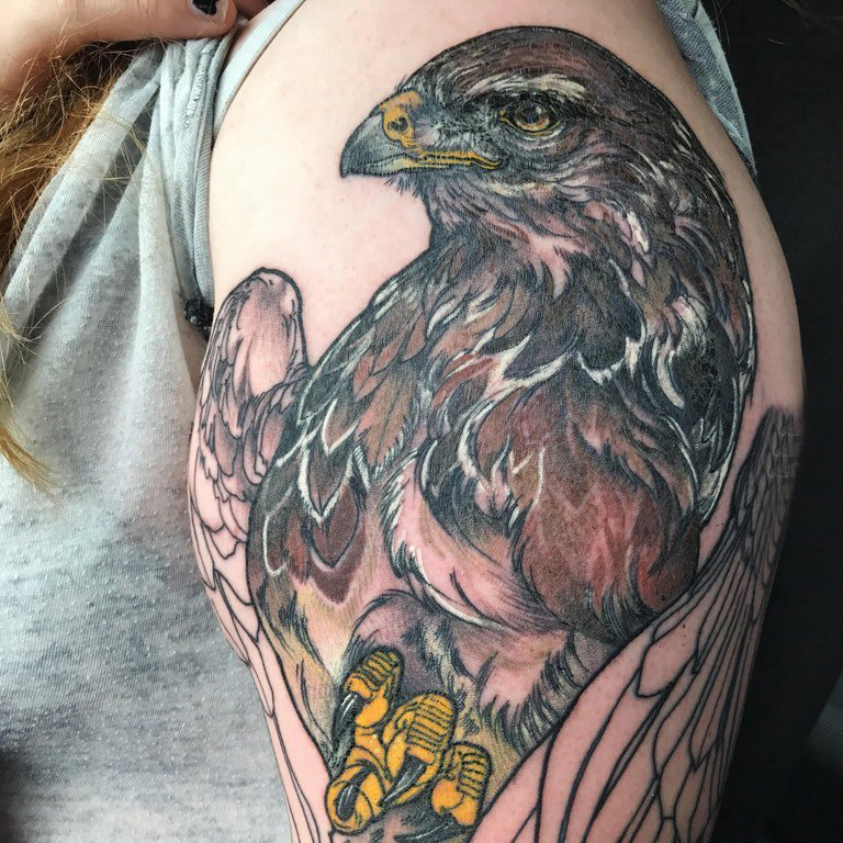 点击大图看下一张：纹身老鹰图案 女生手臂上彩绘纹身老鹰图案