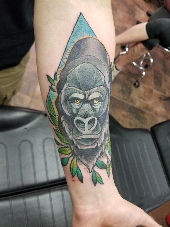 点击大图看下一张：大猩猩纹身 男生手臂上大猩猩纹身图片
