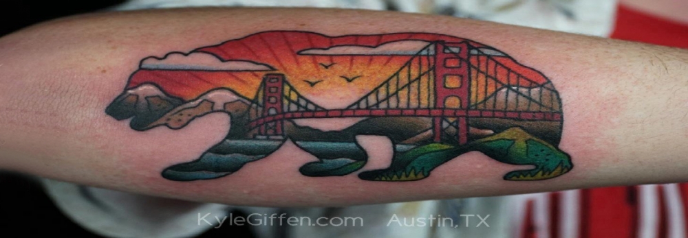 点击大图看下一张：动物纹身轮廓 男生手臂上桥梁和动物纹身图片