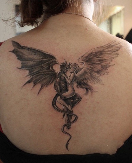 点击大图看下一张：酷黑天使背部纹身
