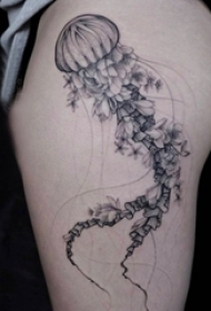 水母纹身图案 女生大腿上水母纹身图案
