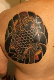 纹身鲤鱼 男生背部彩绘纹身鲤鱼图片