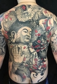 纹身三面佛 男生后背上花朵和佛像纹身图片