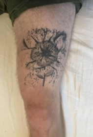 花朵纹身 男生大腿上花朵纹身图片