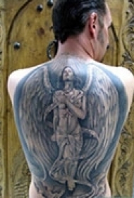 背部守护天使经典纹身