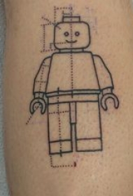欧美小腿纹身 男生小腿上黑色的乐高玩具纹身图片