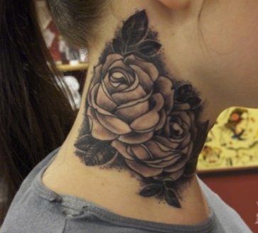 点击大图看下一张：颈部艺术玫瑰纹身