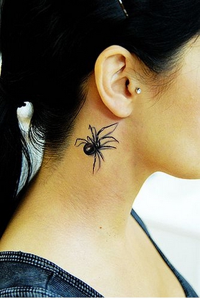点击大图看下一张：酷黑立体蜘蛛纹身图案