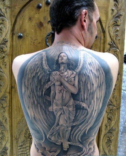 点击大图看下一张：背部守护天使经典纹身