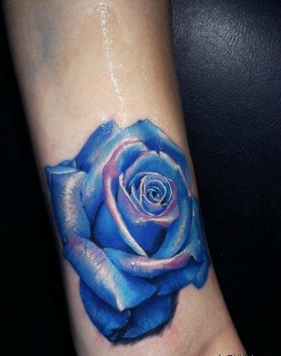点击大图看下一张：艺术玫瑰手臂纹身