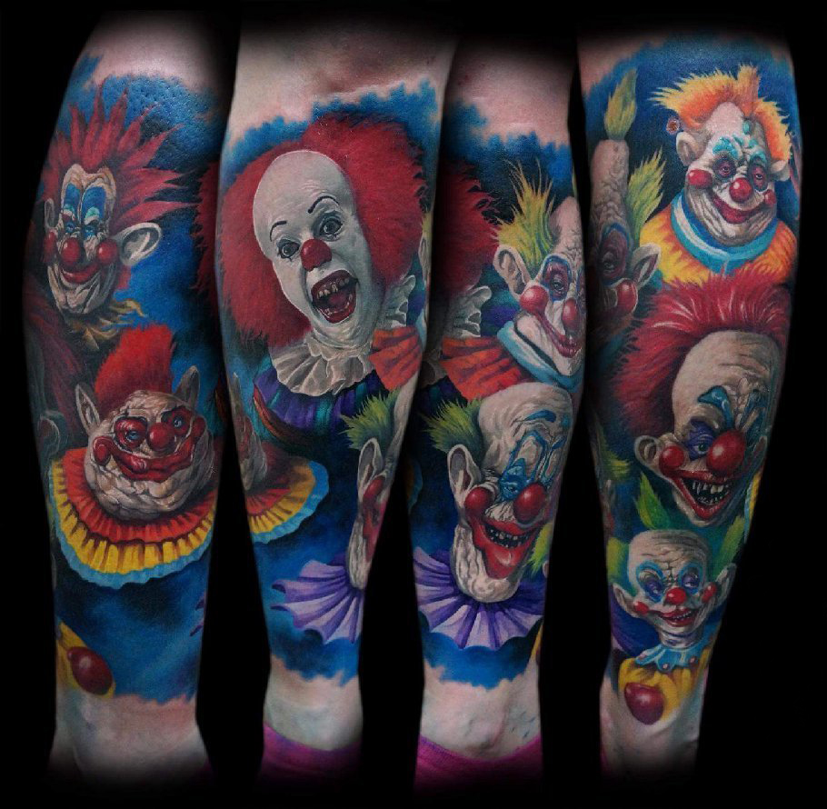 点击大图看下一张：手臂纹身素材 男生手臂上彩色的小丑纹身图片