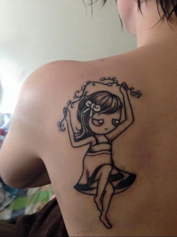点击大图看下一张：卡通可爱纹身图案 男生背部黑色纹身卡通可爱纹身图案