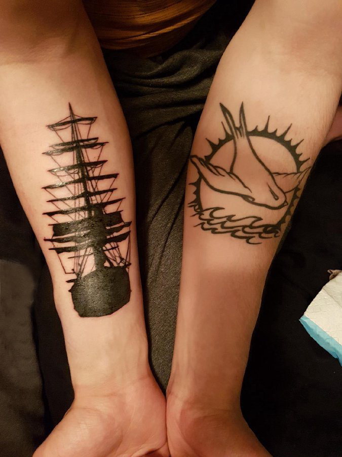 点击大图看下一张：纹身小帆船 男生手臂上鸽子纹身小帆船图片