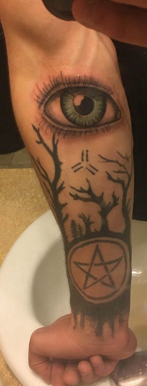 点击大图看下一张：树纹身 男生手臂上素描纹身树纹身图片