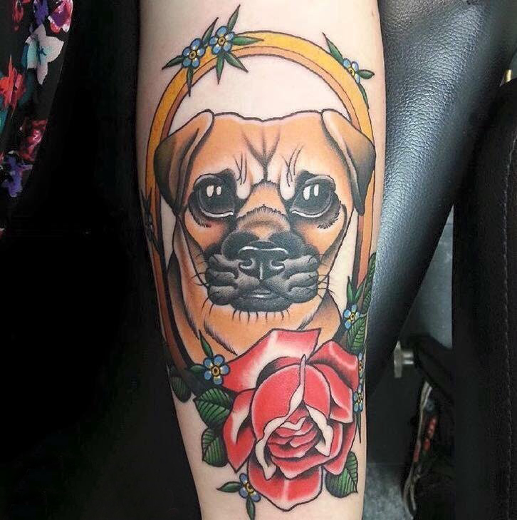 点击大图看下一张：小狗纹身图片 男生手臂上小狗纹身彩色图片